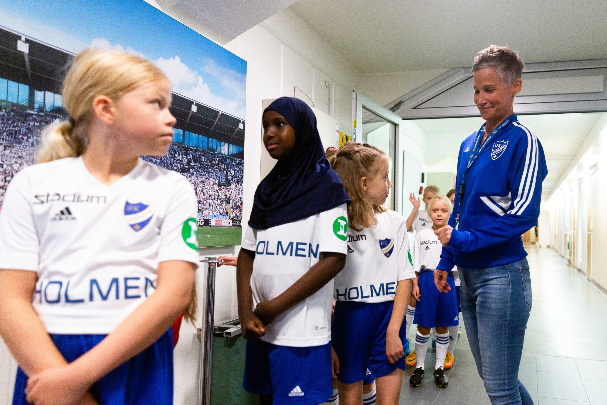 220806 IFK Norrköpings eventkoordinator Jenny Nilsson inför fotbollsmatchen i Allsvenskan mellan IFK Norrköping och Degerfors den 6 augusti 2022 i Norrköping. 
Foto: Axel Boberg / BILDBYRÅN / COP 258 / AX0062